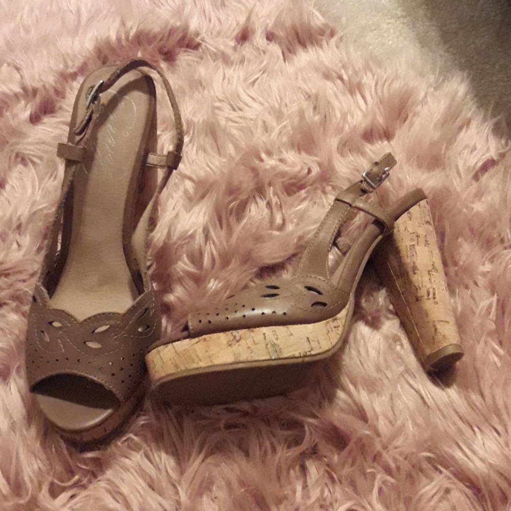 Brown Block Heel Slingback Sandals Size 8